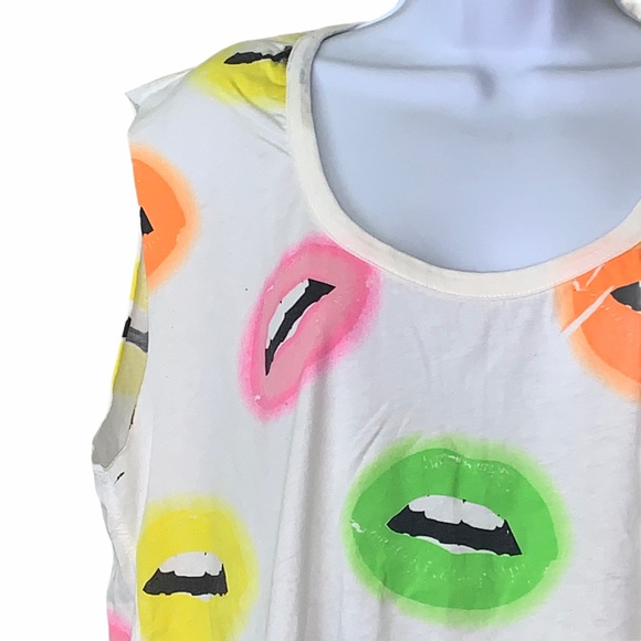 CHASER Neon Lips Tee White Sleeveless Hi-Lo - Picture 6 of 10